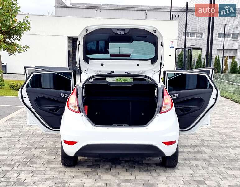 Хэтчбек Ford Fiesta 2014 в Мукачево