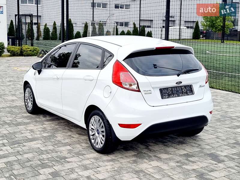 Хэтчбек Ford Fiesta 2014 в Мукачево
