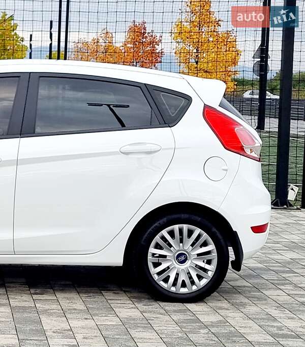 Хэтчбек Ford Fiesta 2014 в Мукачево