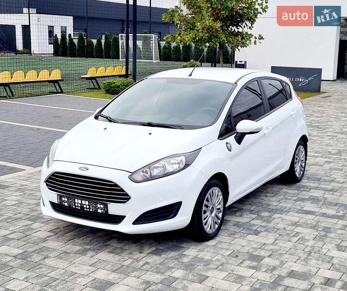 Хэтчбек Ford Fiesta 2014 в Мукачево