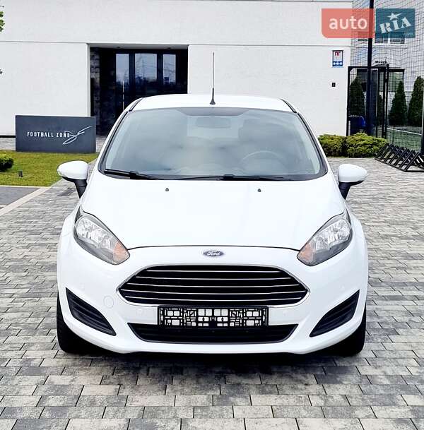 Хэтчбек Ford Fiesta 2014 в Мукачево