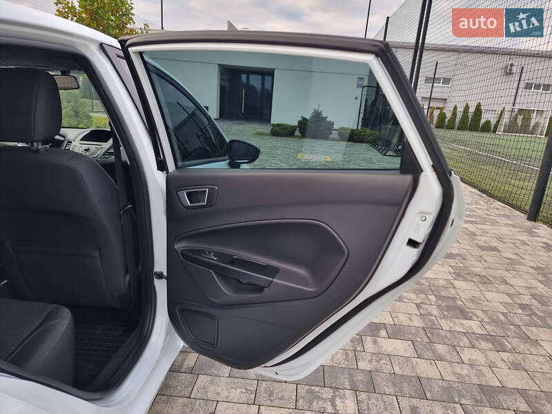 Хэтчбек Ford Fiesta 2014 в Мукачево
