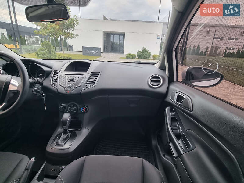 Хэтчбек Ford Fiesta 2014 в Мукачево