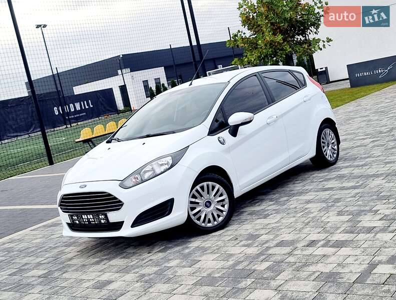 Хэтчбек Ford Fiesta 2014 в Мукачево