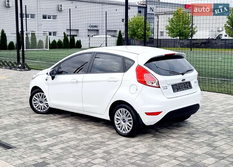 Хэтчбек Ford Fiesta 2014 в Мукачево