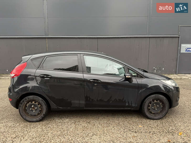 Хэтчбек Ford Fiesta 2011 в Киеве фото 6 Хэтчбек Ford Fiesta 2011 в Киеве