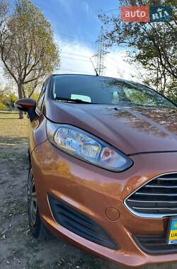 Хэтчбек Ford Fiesta 2013 в 