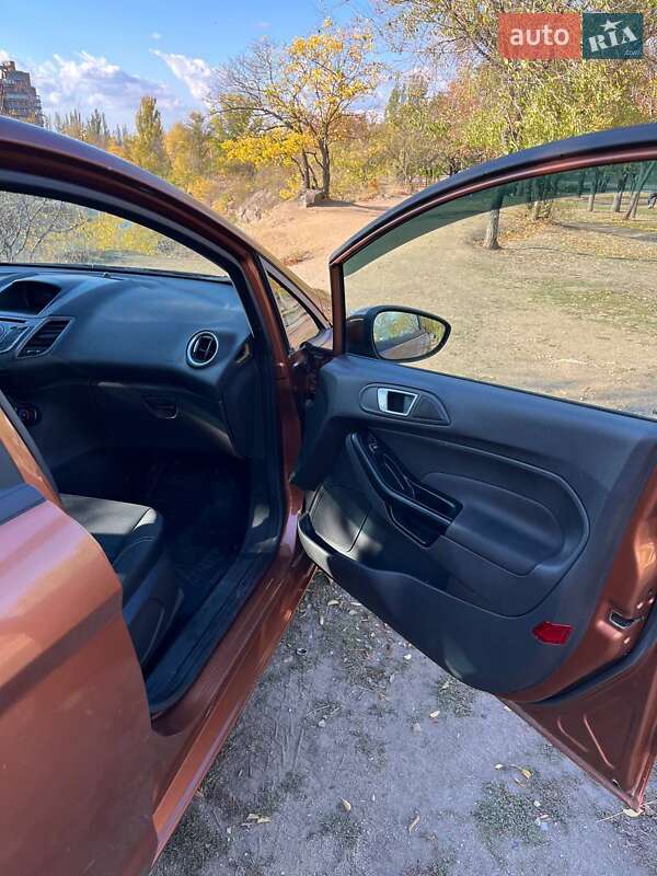 Хэтчбек Ford Fiesta 2013 в Днепре