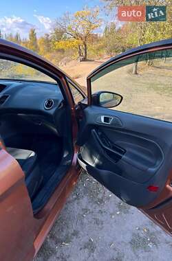 Хэтчбек Ford Fiesta 2013 в 