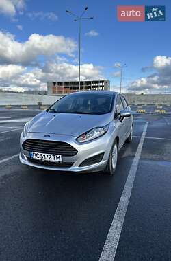Хэтчбек Ford Fiesta 2016 в Львове
