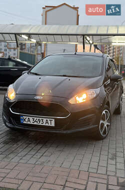 Хетчбек Ford Fiesta 2016 в Києві