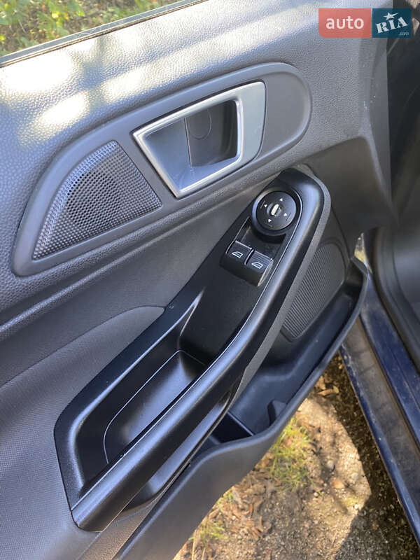 Хетчбек Ford Fiesta 2013 в Житомирі фото 8 Хетчбек Ford Fiesta 2013 в Житомирі