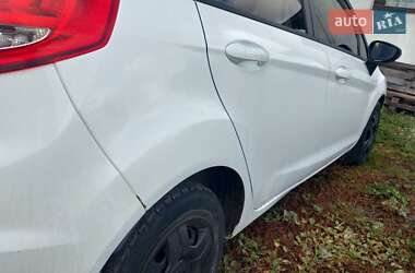Хэтчбек Ford Fiesta 2012 в 