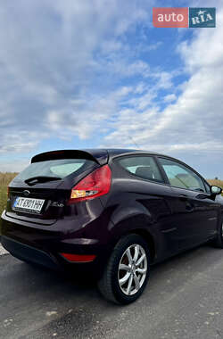 Хэтчбек Ford Fiesta 2011 в 