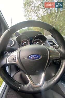 Хэтчбек Ford Fiesta 2017 в 