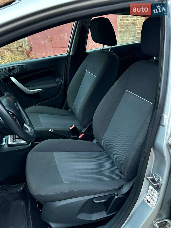 Хетчбек Ford Fiesta 2012 в Черкасах фото 12 Хетчбек Ford Fiesta 2012 в Черкасах