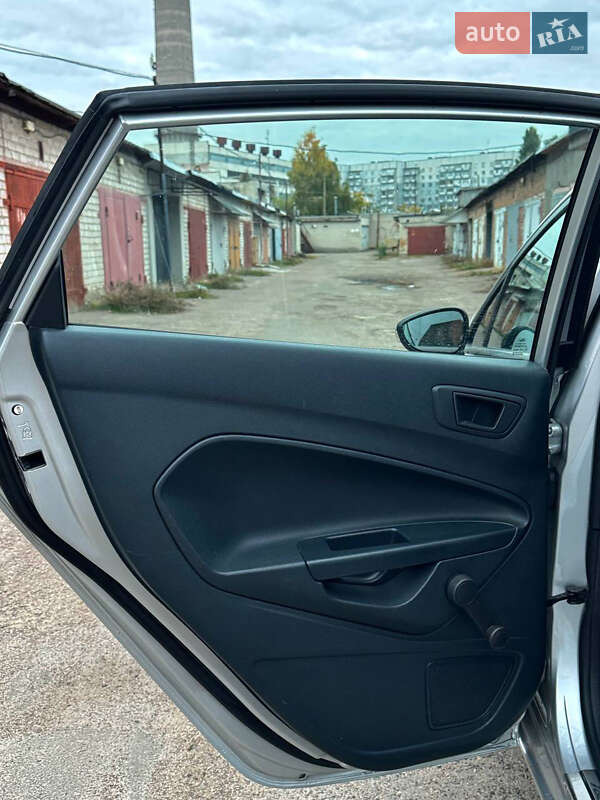 Хетчбек Ford Fiesta 2012 в Черкасах фото 9 Хетчбек Ford Fiesta 2012 в Черкасах