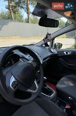 Хэтчбек Ford Fiesta 2013 в 