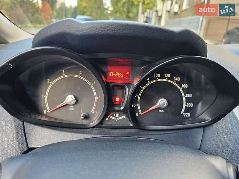 Хэтчбек Ford Fiesta 2012 в Киеве