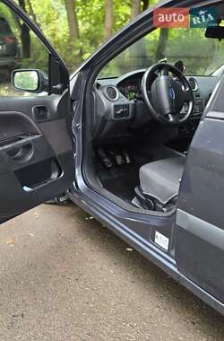 Хэтчбек Ford Fiesta 2008 в 