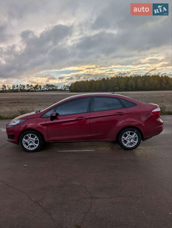 Седан Ford Fiesta 2014 в Нежине фото 2 Седан Ford Fiesta 2014 в Нежине