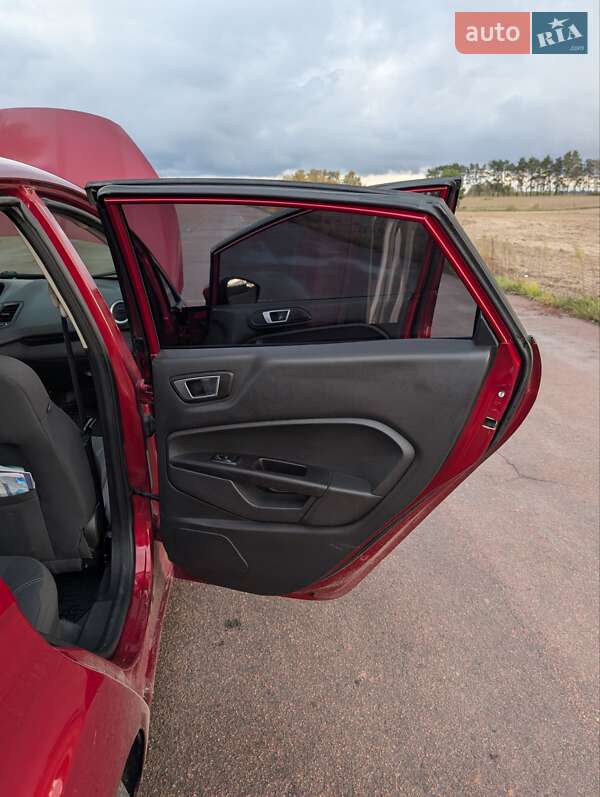 Седан Ford Fiesta 2014 в Нежине фото 13 Седан Ford Fiesta 2014 в Нежине