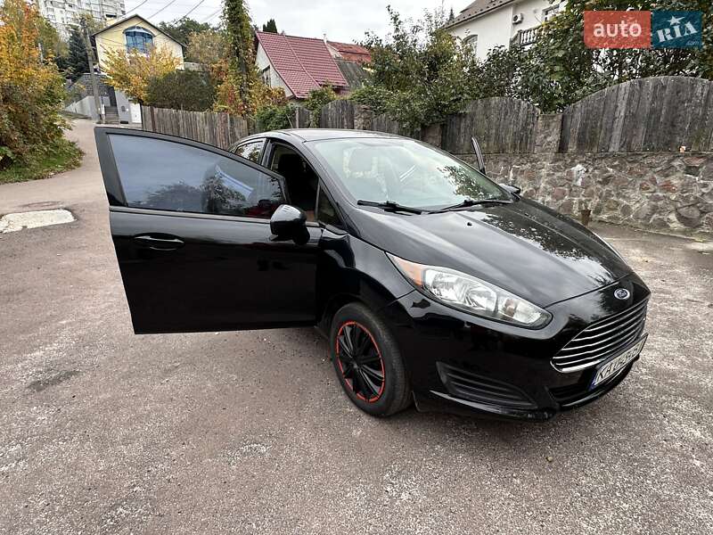 Седан Ford Fiesta 2019 в Киеве