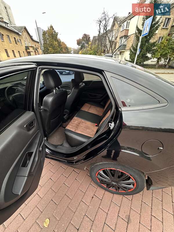 Седан Ford Fiesta 2019 в Киеве