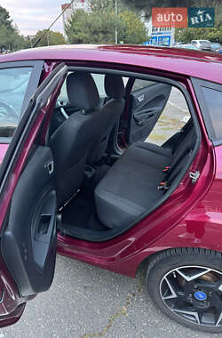 Хэтчбек Ford Fiesta 2011 в 