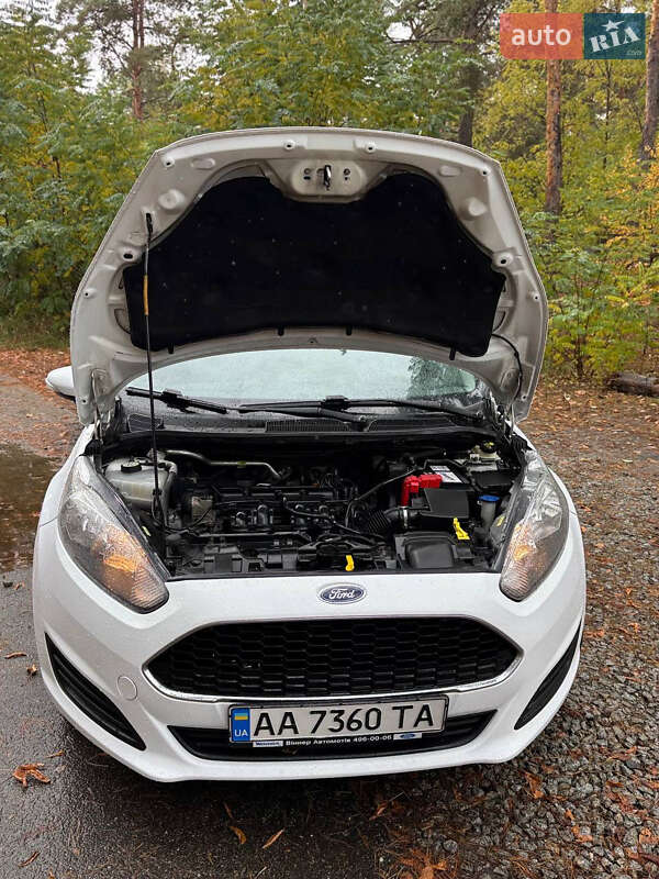 Хетчбек Ford Fiesta 2017 в Києві