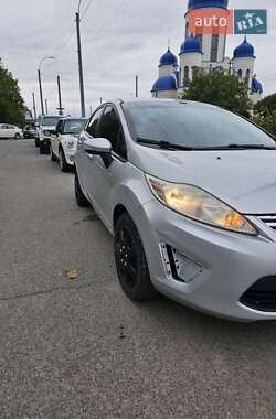 Седан Ford Fiesta 2012 в 