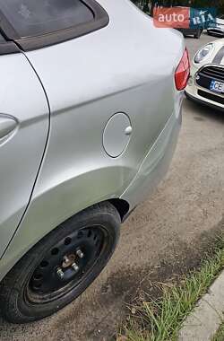 Седан Ford Fiesta 2012 в 