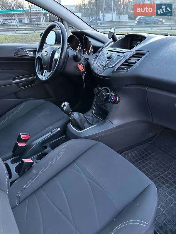 Хэтчбек Ford Fiesta 2013 в Киеве
