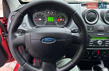 Хэтчбек Ford Fiesta 2008 в 
