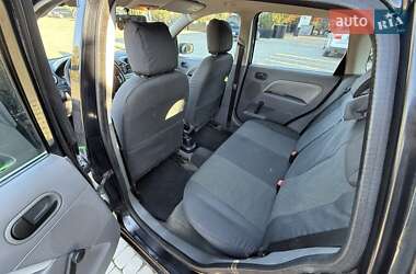 Хэтчбек Ford Fiesta 2002 в  фото 21 Хэтчбек Ford Fiesta 2002 в
