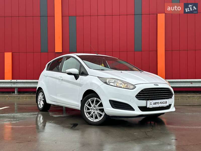 Хетчбек Ford Fiesta 2015 в Києві