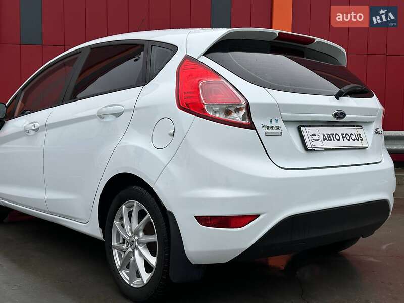 Хетчбек Ford Fiesta 2015 в Києві
