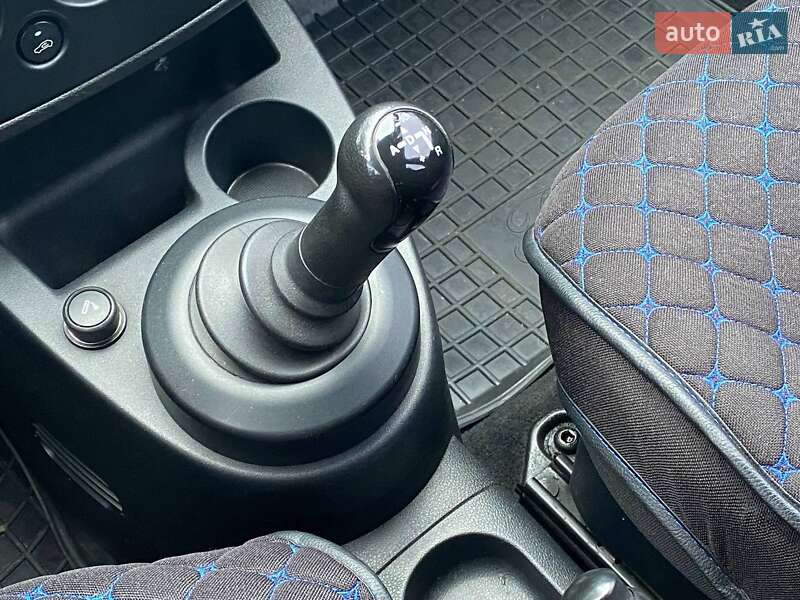 Хетчбек Ford Fiesta 2006 в Києві фото 19 Хетчбек Ford Fiesta 2006 в Києві