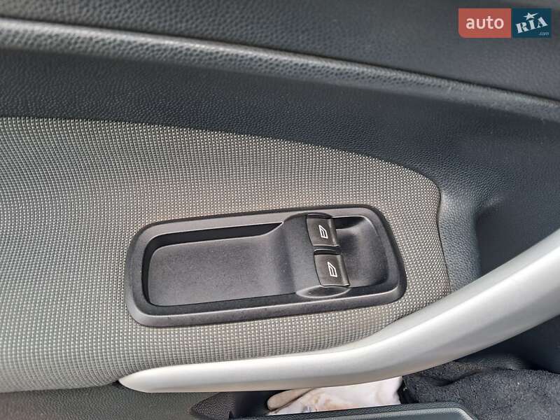 Хетчбек Ford Fiesta 2012 в Черкаському