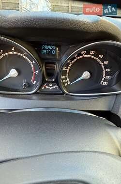 Хетчбек Ford Fiesta 2015 в 