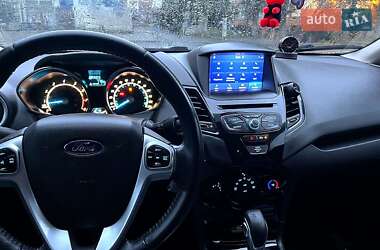 Хетчбек Ford Fiesta 2013 в  фото 7 Хетчбек Ford Fiesta 2013 в