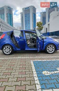 Хэтчбек Ford Fiesta 2014 в 