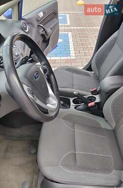 Хэтчбек Ford Fiesta 2014 в 