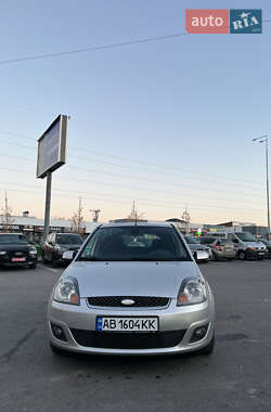 Хэтчбек Ford Fiesta 2005 в  фото 3 Хэтчбек Ford Fiesta 2005 в