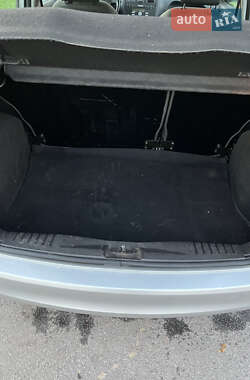 Хэтчбек Ford Fiesta 2005 в  фото 21 Хэтчбек Ford Fiesta 2005 в