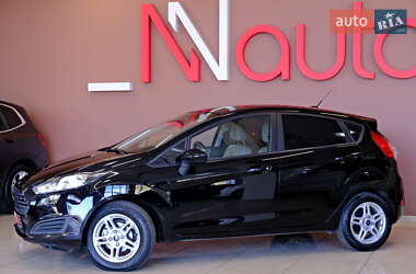 Хэтчбек Ford Fiesta 2018 в 