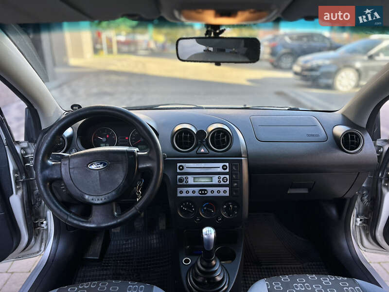 Хетчбек Ford Fiesta 2005 в Івано-Франківську фото 14 Хетчбек Ford Fiesta 2005 в Івано-Франківську