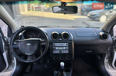 Хэтчбек Ford Fiesta 2005 в  фото 14 Хэтчбек Ford Fiesta 2005 в