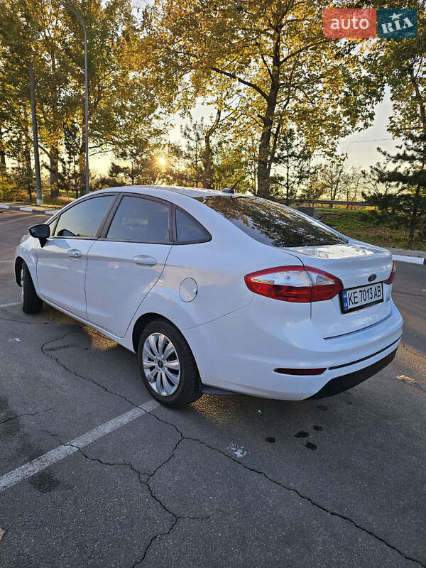 Седан Ford Fiesta 2016 в Миколаєві
