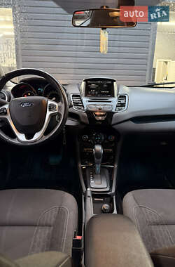 Хетчбек Ford Fiesta 2013 в  фото 10 Хетчбек Ford Fiesta 2013 в